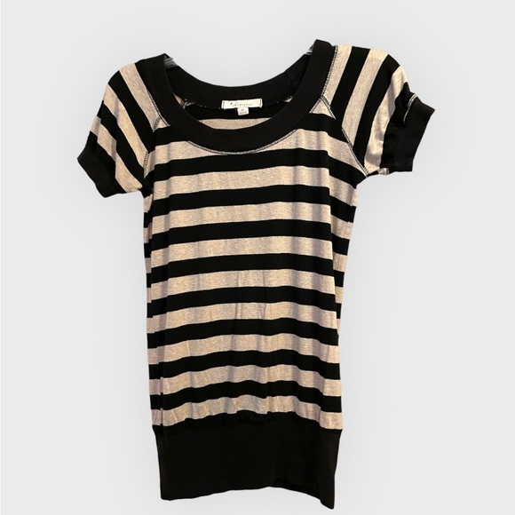 Twentyone cream and black stripe short sleeve shirt. Size M - Picture 2 of 8